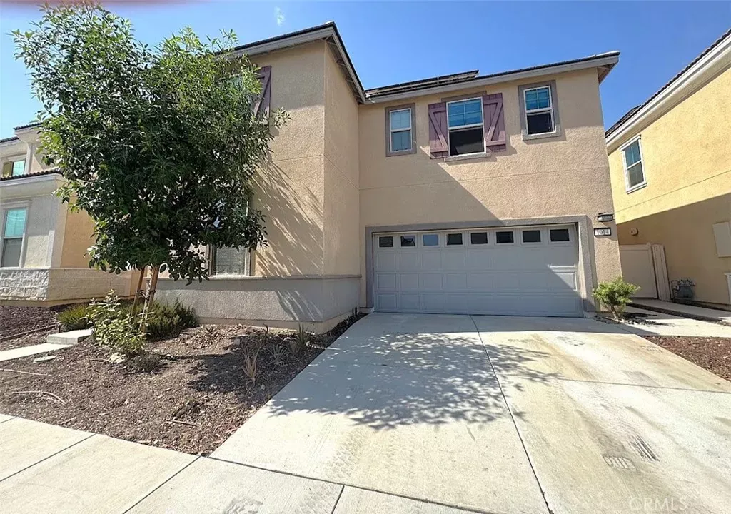 Property Photo:  1014 W Buttercup  CA 92376 