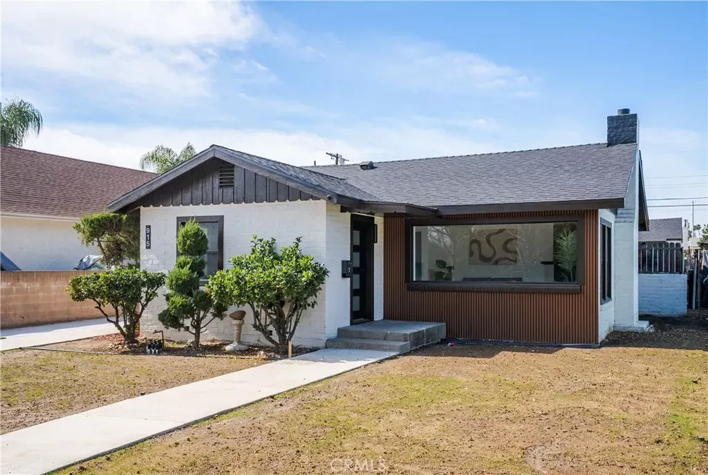 Property Photo:  915 N Pasadena Avenue  CA 91702 