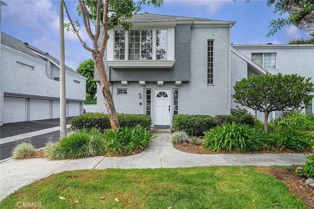 Property Photo:  28221 Paseo El Siena  CA 92677 