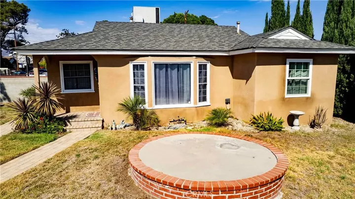 Property Photo: 12560 Mineola CA 91331