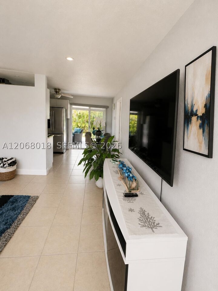 Property Photo: 4910 SW 16th St FL 33317