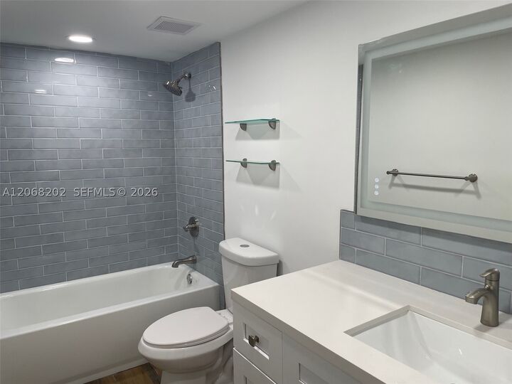 Property Photo: 460 W Park Dr 207 FL 33172