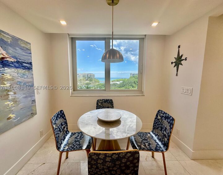 Property Photo: 901 E Camino Real 7D FL 33432