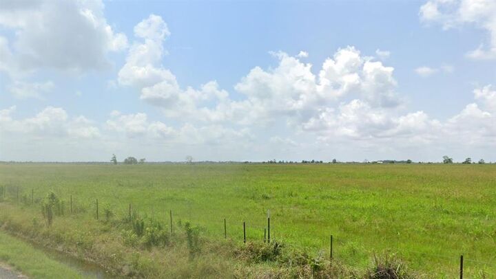 Property Photo:  4 N Precht Road  LA 70607 