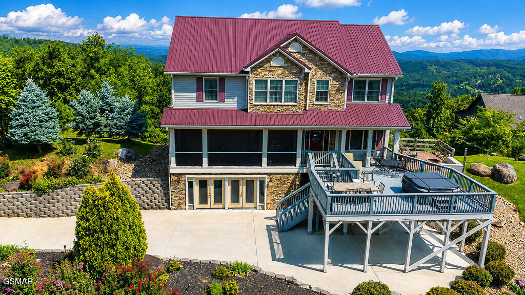 Property Photo:  706 Chestnut Drive  TN 37738 