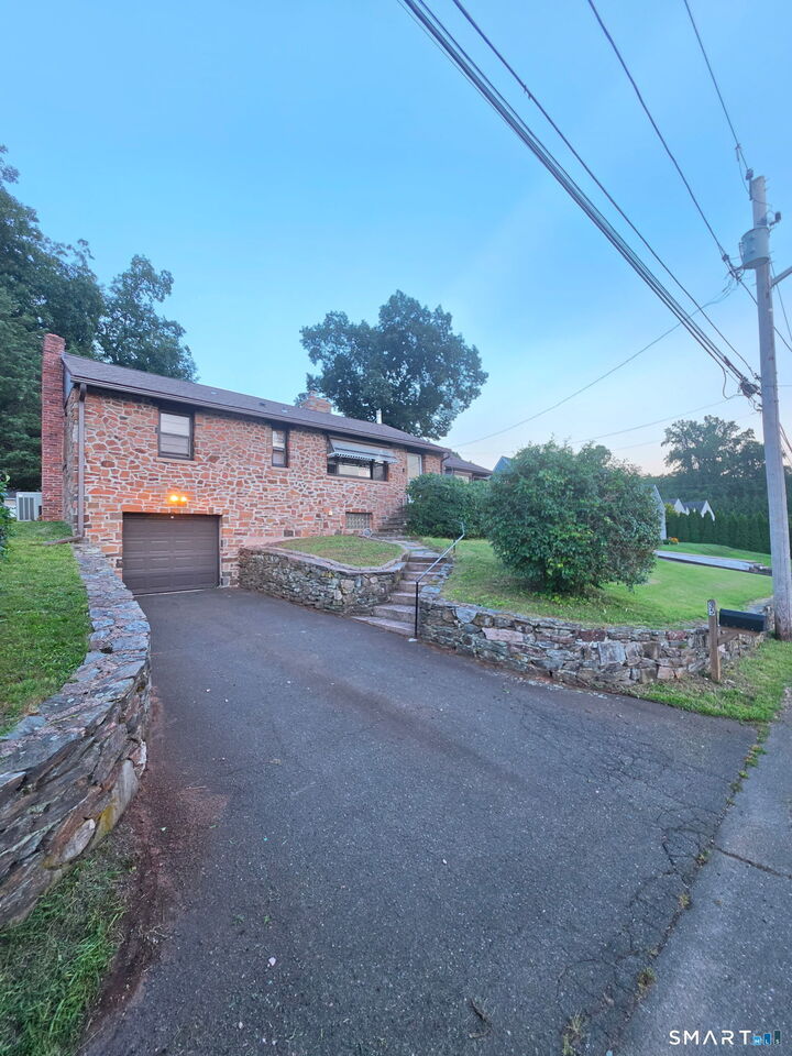 Property Photo:  35 Sherman Terrace  CT 06473 