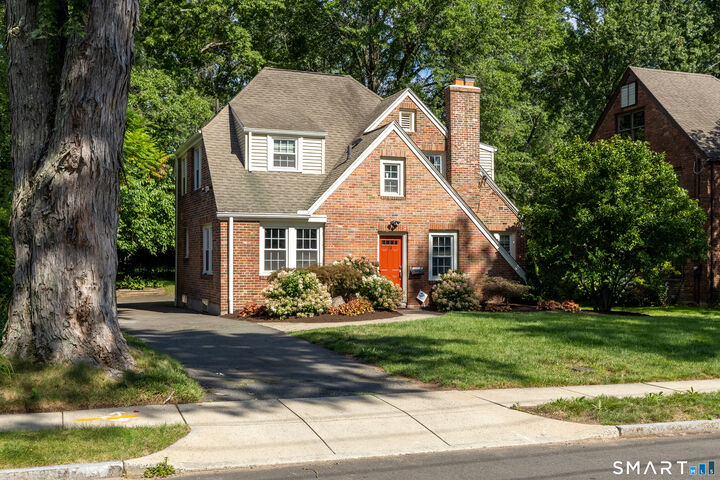 Property Photo:  110 Foxcroft Road  CT 06119 