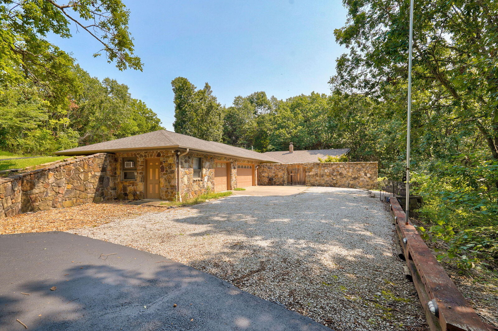 Property Photo: 184 Barnridge Road MO 65669