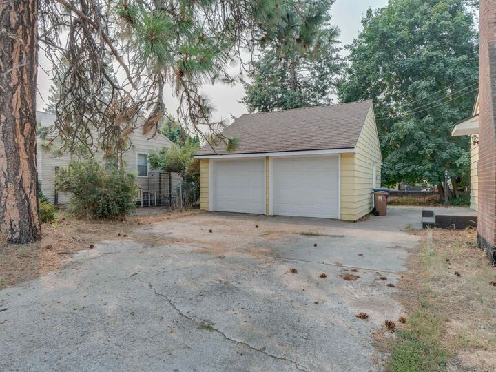 Property Photo: 3011 W Rowan Ave WA 99205