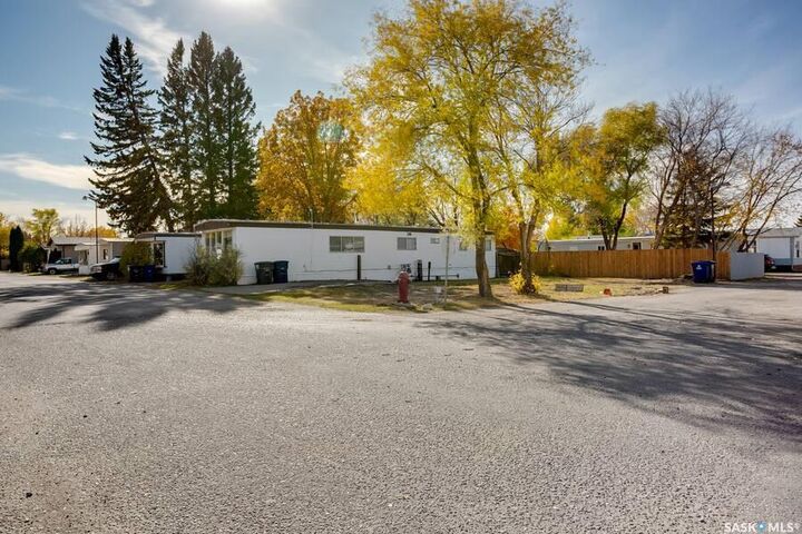 Property Photo:  219 Grant Street 1  SK S7N 2A5 