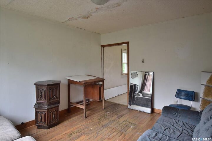 Property Photo: 664 7th Street E SK S6V 0S8
