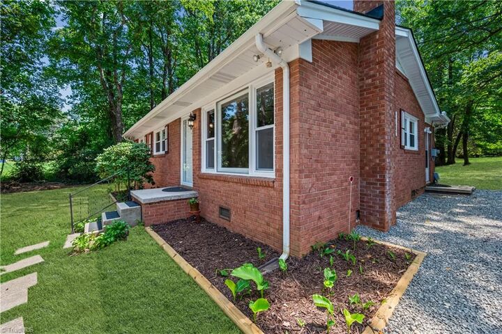 Property Photo:  2706 Oak Ridge Road  NC 27310 