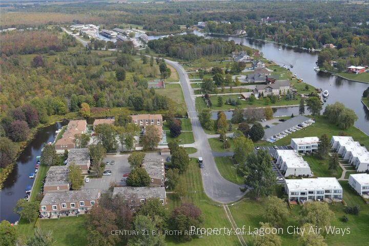 Property Photo:  4 Paradise Boulevard Unit 4  ON L0K 1B0 