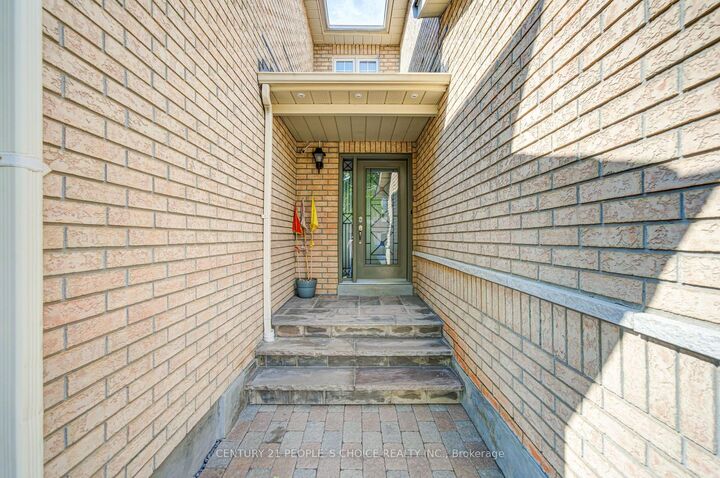 Property Photo:  7115 Rexwood Road 42  ON L4T 4L4 