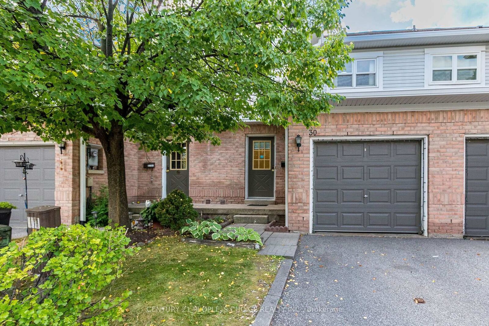 Property Photo: 30 Brisbane Court ON L6R 1V4