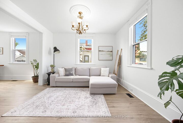 Property Photo: 22 Isabella Street ON K7H 2W8