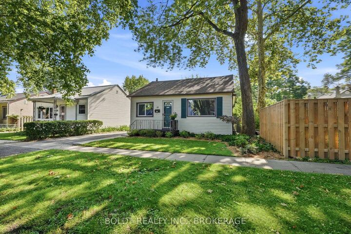 Property Photo: 16 Longfellow Avenue ON L2R 6N5