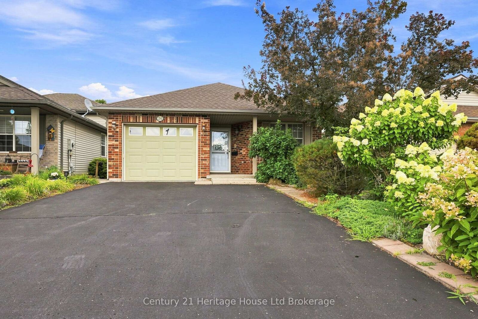 Property Photo:  26 Peach Street  ON N4G 5N6 