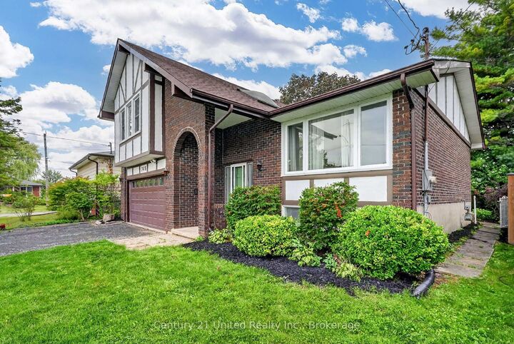 Property Photo:  746 Northwood Drive  ON K9A 4W2 