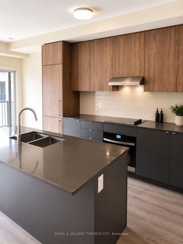 Property Photo: 67 Saigon Drive A-309 ON L4S 0P4