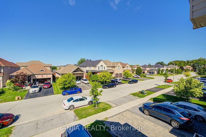 102 Westminster Circle — photo 1