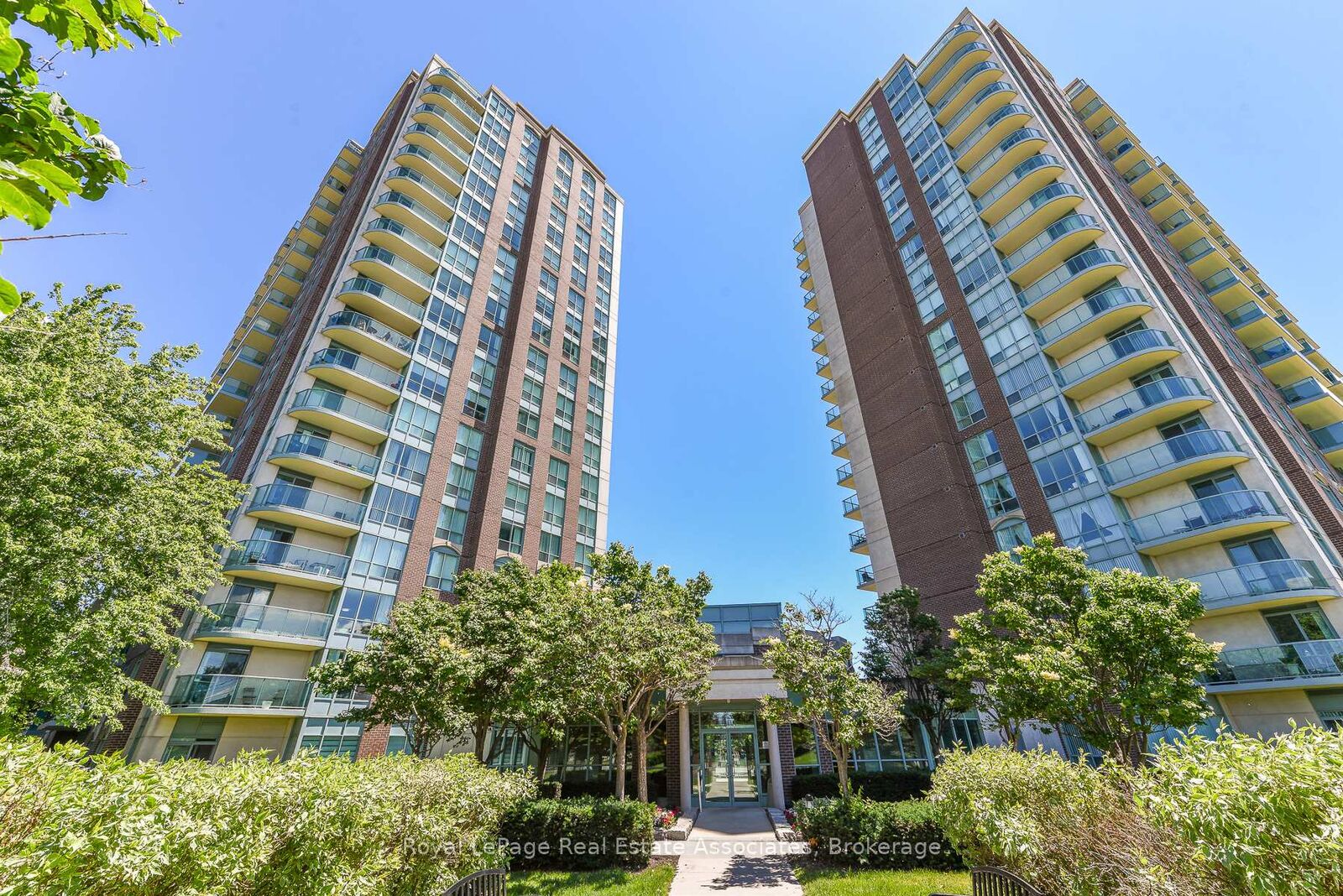 Property Photo: 4879 Kimbermount Avenue 710 ON L5M 7R8