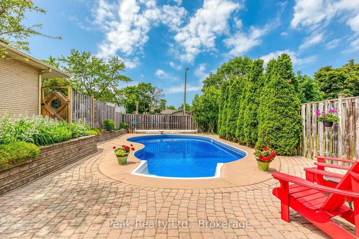 Property Photo: 2235 Waycross Crescent ON L5K 1J5