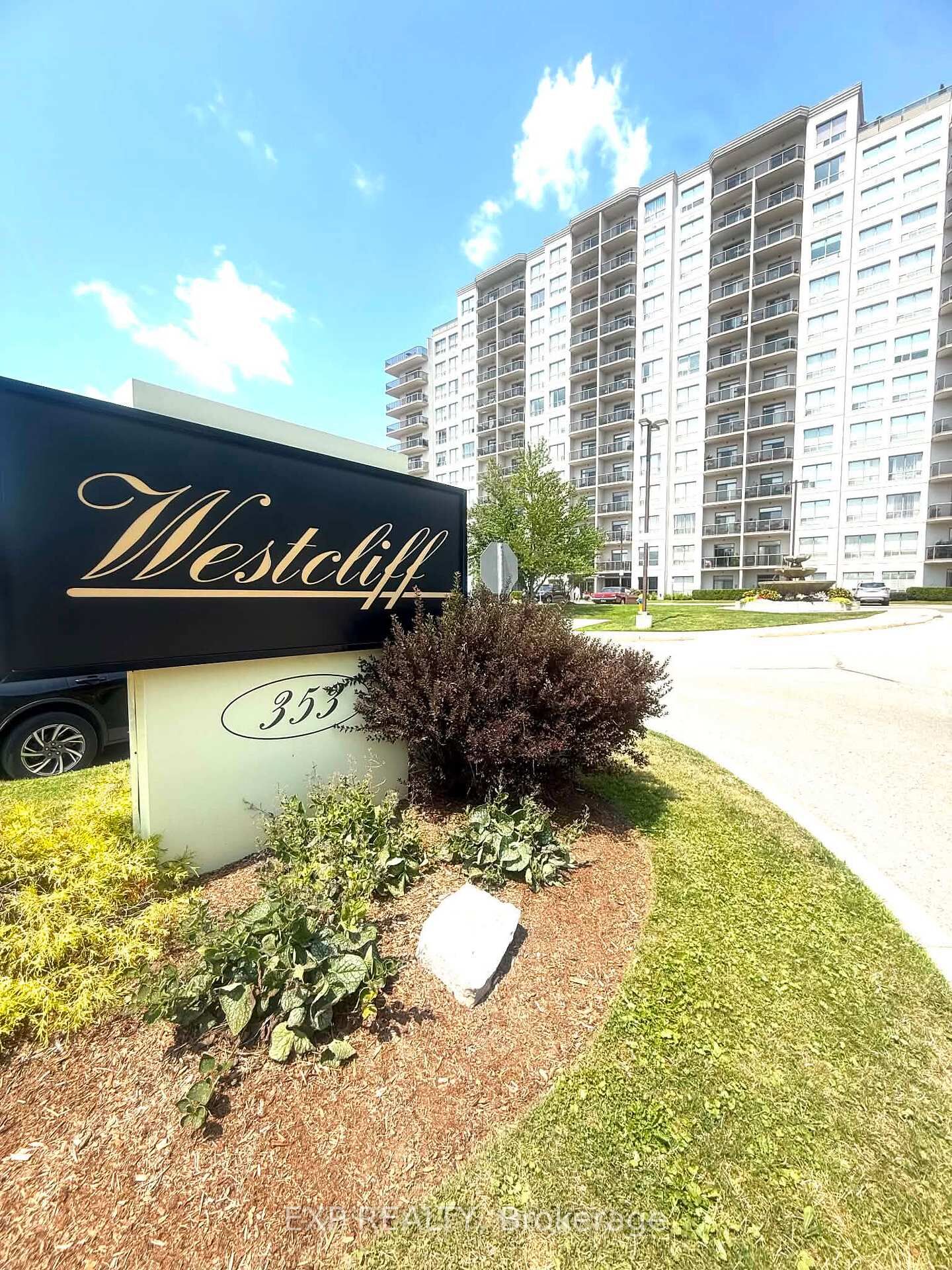 Property Photo: 353 Commissioners Road W 304 ON N6J 0A3