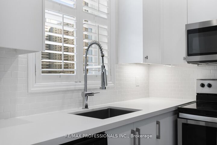 Property Photo: 253 Wellesley Street E C ON M4X 1G8