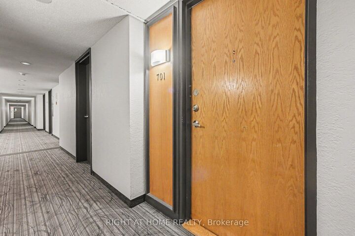 Property Photo: 2759 Carousel Crescent 701 ON K1T 2N5