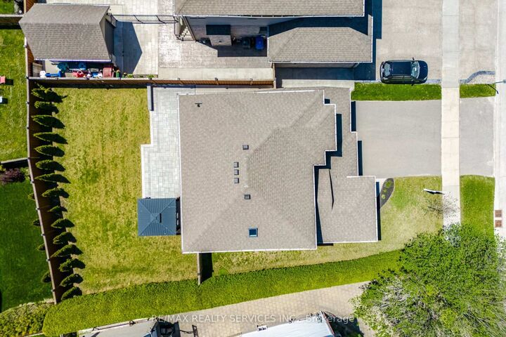 Property Photo: 9 Monty Avenue ON L9W 6P1