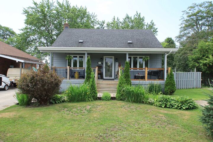 Property Photo:  773 Scollard Street  ON P1B 5A3 