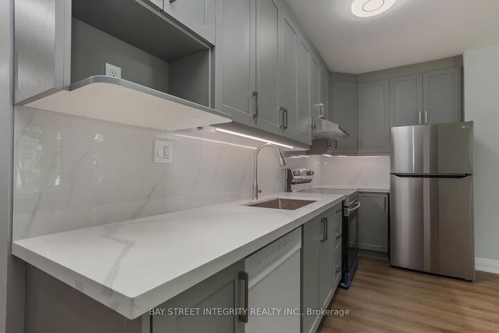 Property Photo:  19 D'Arcy Street Main Floor  ON M5T 1J8 