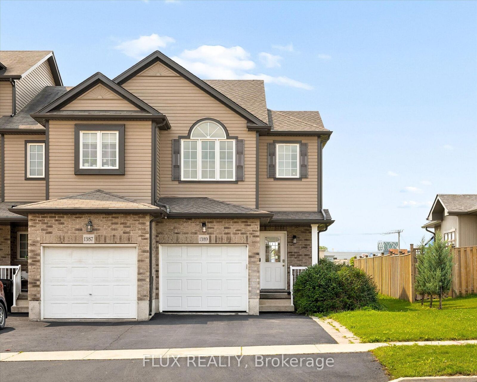 Property Photo:  1389 Countrystone Drive  ON N2N 3R8 