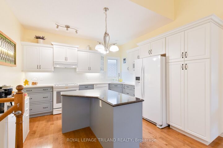 Property Photo: 87 Pine Valley Drive ON N5P 1E2