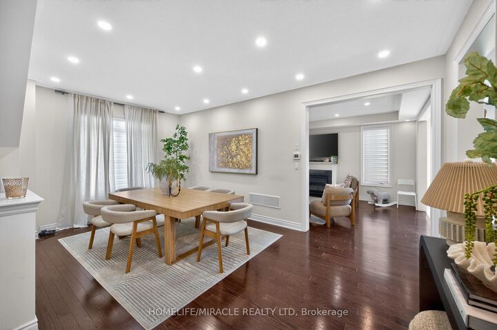 Property Photo: 220 Great Falls Boulevard ON L8B 1Z1
