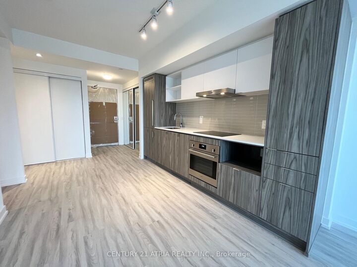 Property Photo:  55 Cooper Street 3102  ON M5E 0G1 