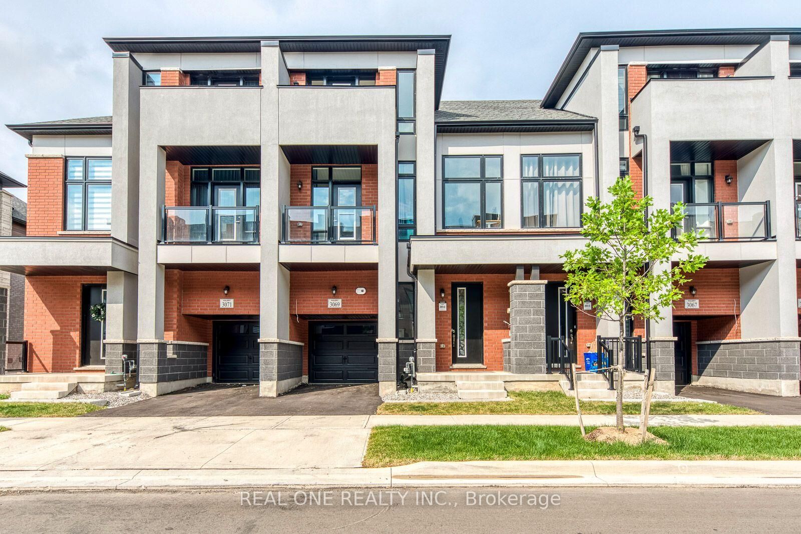 Property Photo: 3069 Perkins Way ON L6H 7Z4