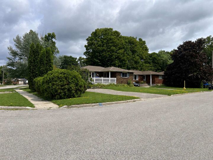 Property Photo: 867 Birchwood Drive ON L4R 4Y3