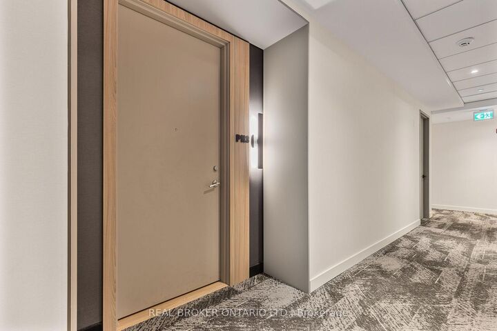 Property Photo: 185 Dunlop Street E Ph 3 ON L4M 0L7
