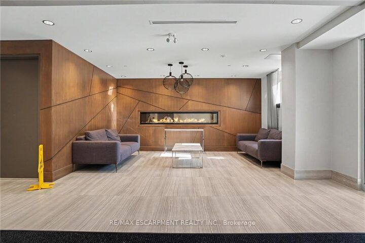 Property Photo:  16 Markle Crescent 414  ON L9G 0H4 