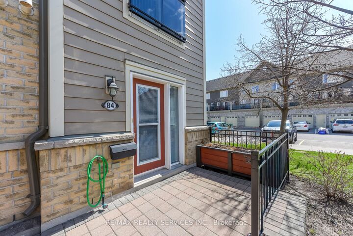 Property Photo: 2891 Rio Court 84 ON L5M 0S3