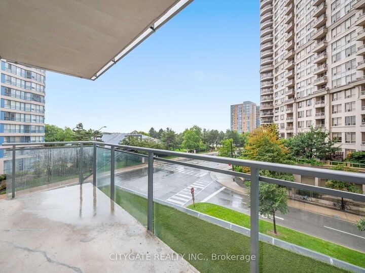 Property Photo: 225 Webb Drive 314 ON L5B 3Y5