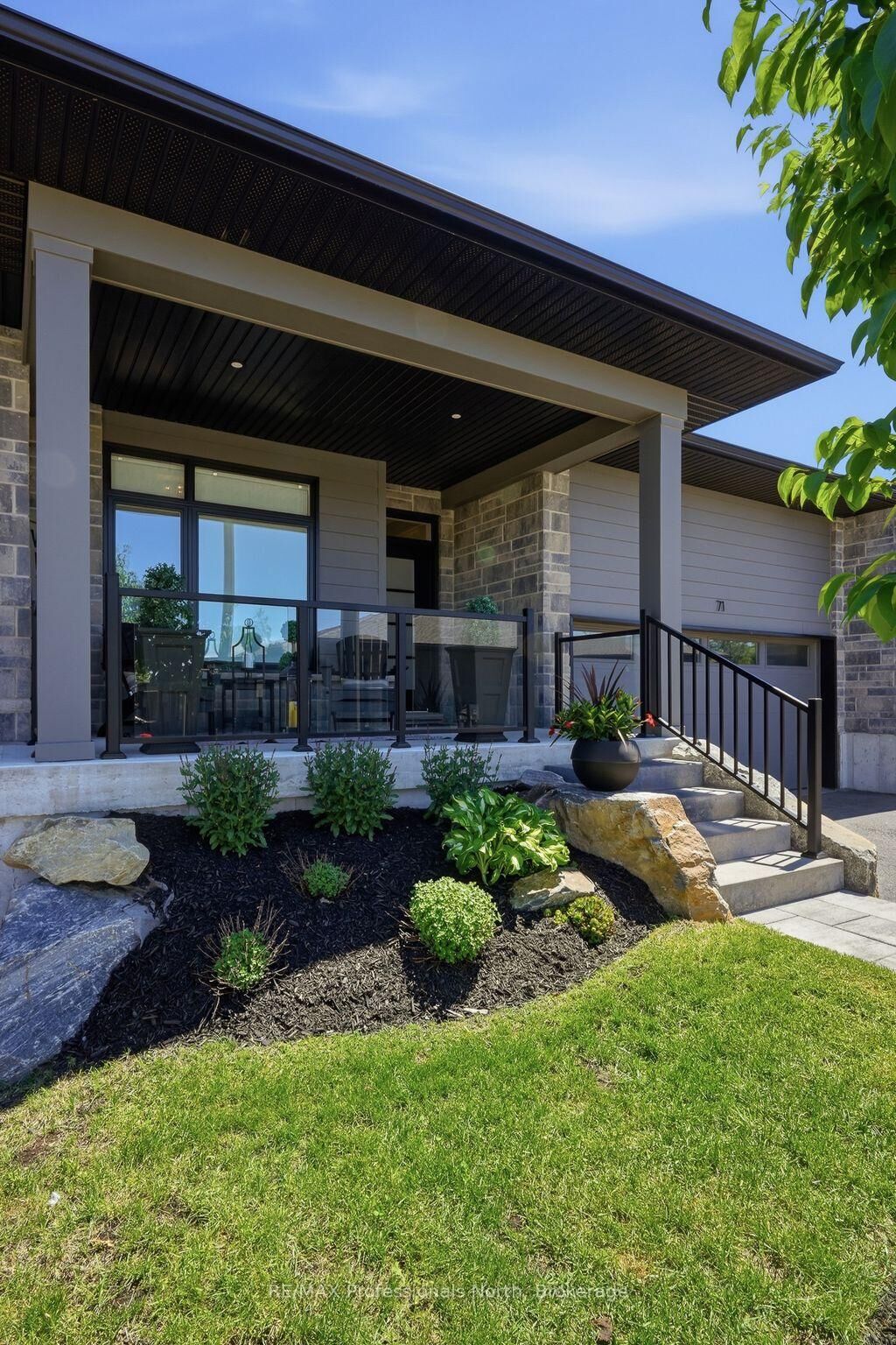 Property Photo: 71 Jack Street 14 ON P1H 0G4
