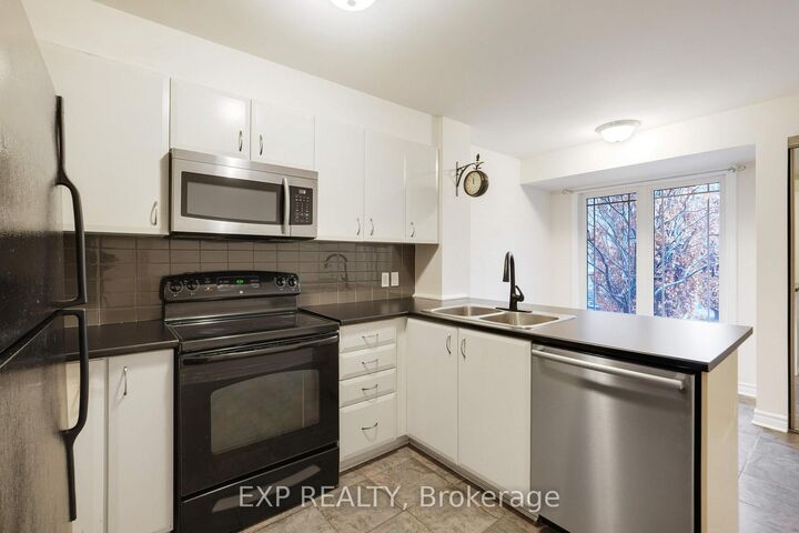 Property Photo: 201 Paseo Private 14 ON K2G 4N7