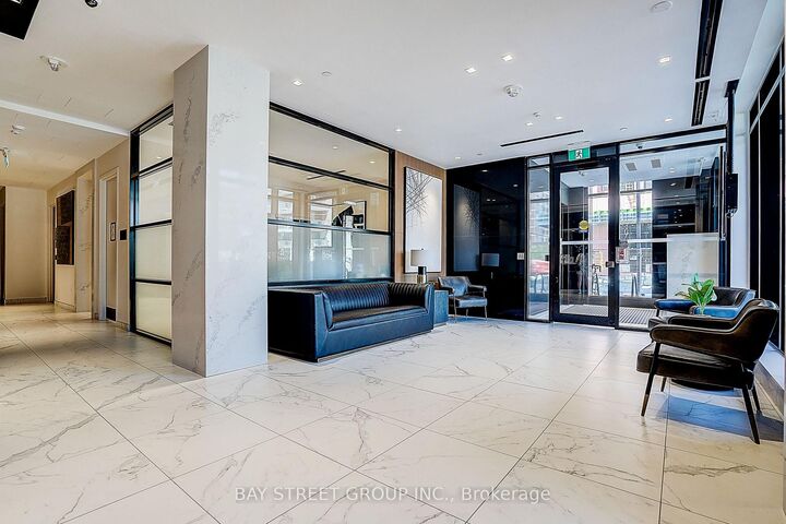 Property Photo: 8 Tippet Road 431 ON M3H 0E7