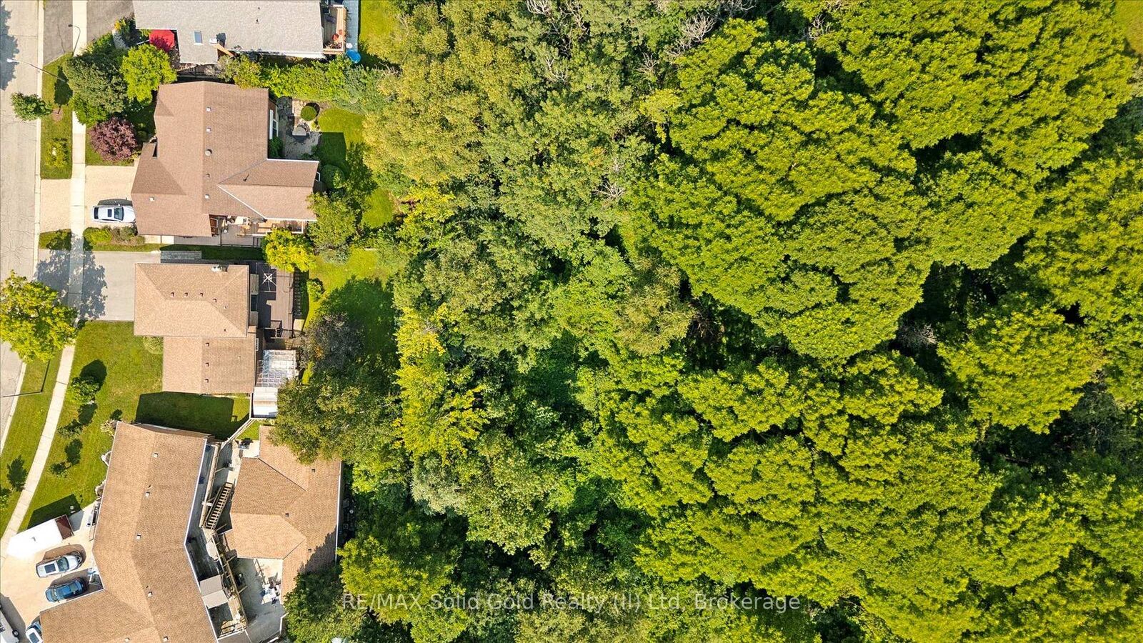Property Photo: 8 Perin Place ON N2P 1L5