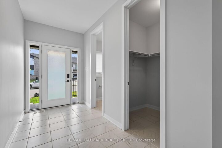 Property Photo: 717 Fenwick Way ON K2J 7E2