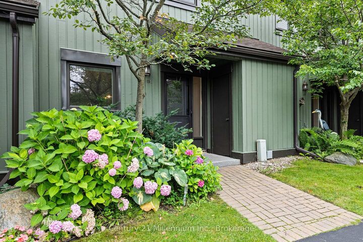 Property Photo:  156 Escarpment Crescent  ON L9Y 5B4 