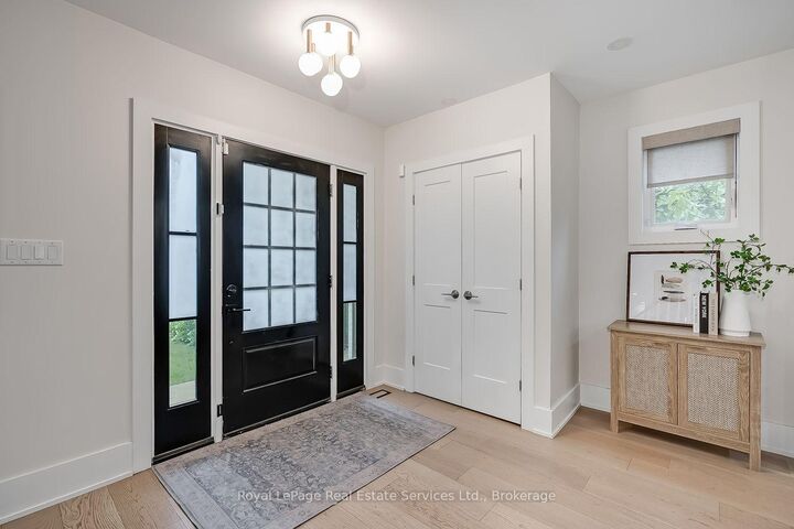 Property Photo: 59 Fairwood Place E ON L7T 2B7